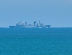 Dampak Kapal Perang China di Laut RI: Curhat Nelayan	Command of the message required.