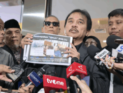 Roy Suryo Cs Sindir Jokowi: Fasilitas Spesial Saat Diperiksa