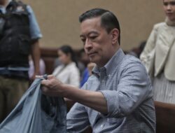Tom Lembong Lawan Narasi Jaksa: Mengapa Kunyah Gula Rafinasi?