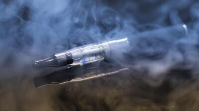 3 Alasan Singapura Harus Larang Penggunaan Vape