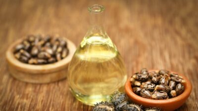 7 Minyak Esensial Merangsang Pertumbuhan Rambut: Pilihan Terbaik!