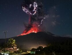 Gunung Lewotobi Laki-laki Kembali Erupsi: Kejadian Sabtu Malam