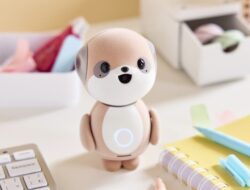 Sharp Kenalkan Poketomo: Robot Mungil dan Lucu Berbentuk Meerkat