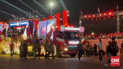 Pesta Kembang Api Spektakuler di Karnaval Kemerdekaan HUT RI ke-80