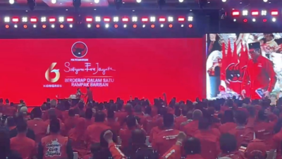 Tangis Haru di Kongres PDIP: Hasto Disambut dengan Antusias
