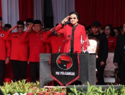 Megawati Terisak Pimpin Upacara HUT Ke-80 RI: Kader Hadir Sambut Pemimpin