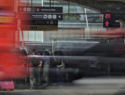 Uji Coba Fungsional Halte Bundaran Senayan oleh Transjakarta