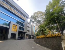 Aksi Kecam Kekerasan Aparat di Bandung: BEM se-UI & ITB Turun ke Jalan