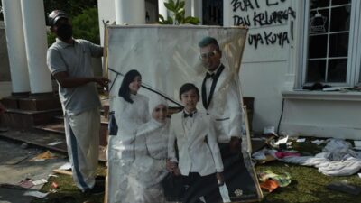 Polisi Tetapkan 10 Tersangka Kasus Penjarahan Rumah Uya Kuya: Berita Terbaru
