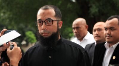 Khalid Basalamah Kembali Mengembalikan Uang Bertahap