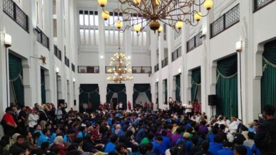 Dialog Mahasiswa di Gedung Sate: Protes Mahasiswa ke Kapolda tentan Aksi Represif