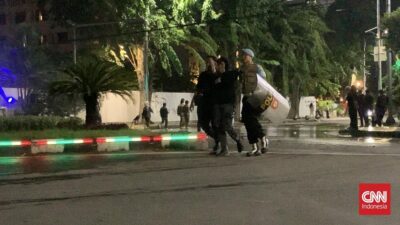 Polisi Tangkap 580 Orang dalam Demo di Jatim: Berita Terbaru