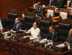Pimpinan DPR Setuju Stop Gaji dan Tunjangan Anggota Kontroversial